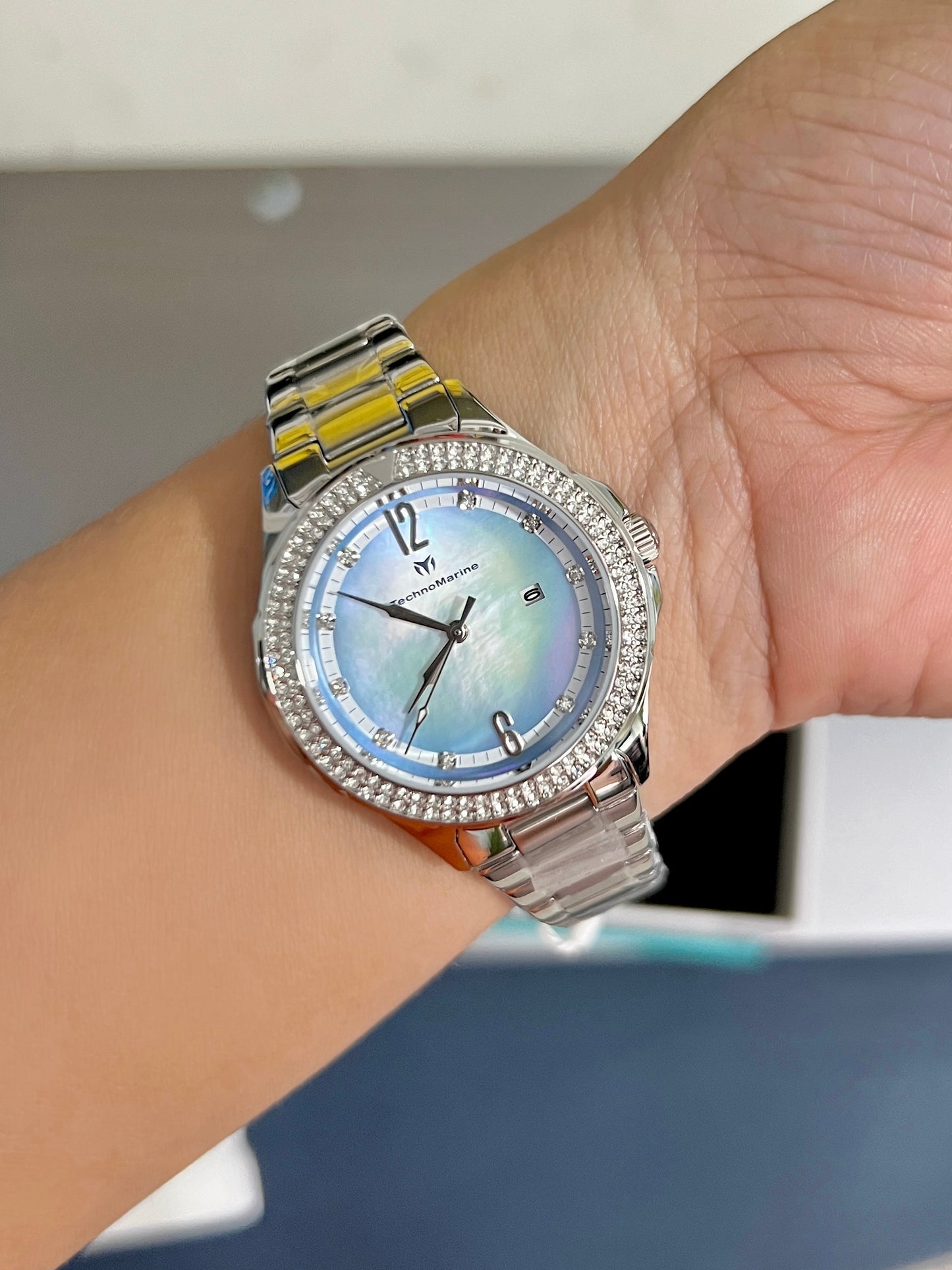 Technomarine. TM-826007 Luna Tides 33mm